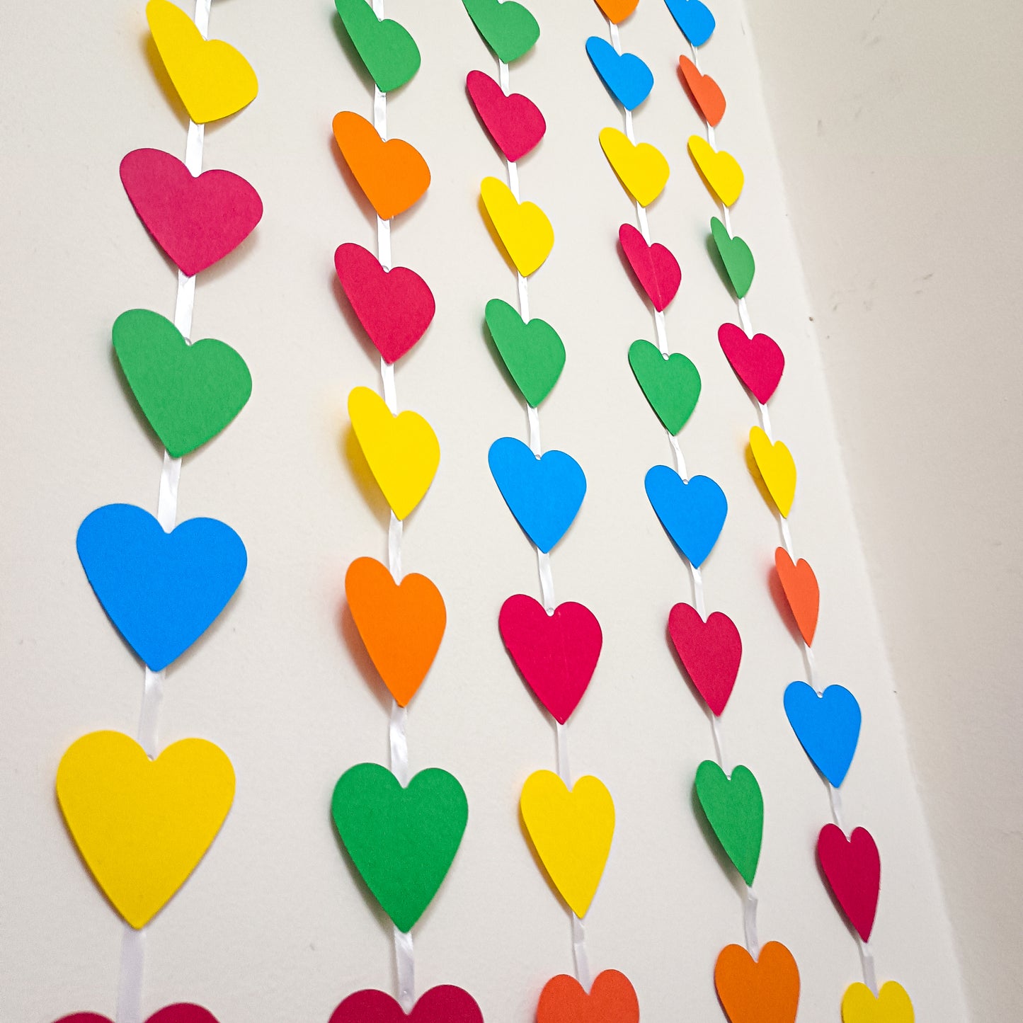 MULTI COLOR HEART SHAPED STRING BANNER BACKDROP - 5 STRINGS IN A PACK