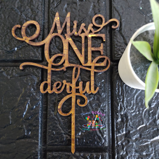 MISS ONDERFUL WOODEN TOPPER