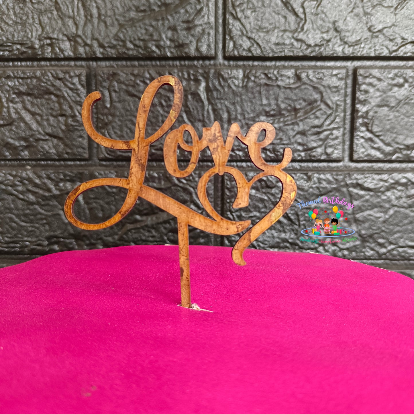 LOVE WOODEN TOPPER