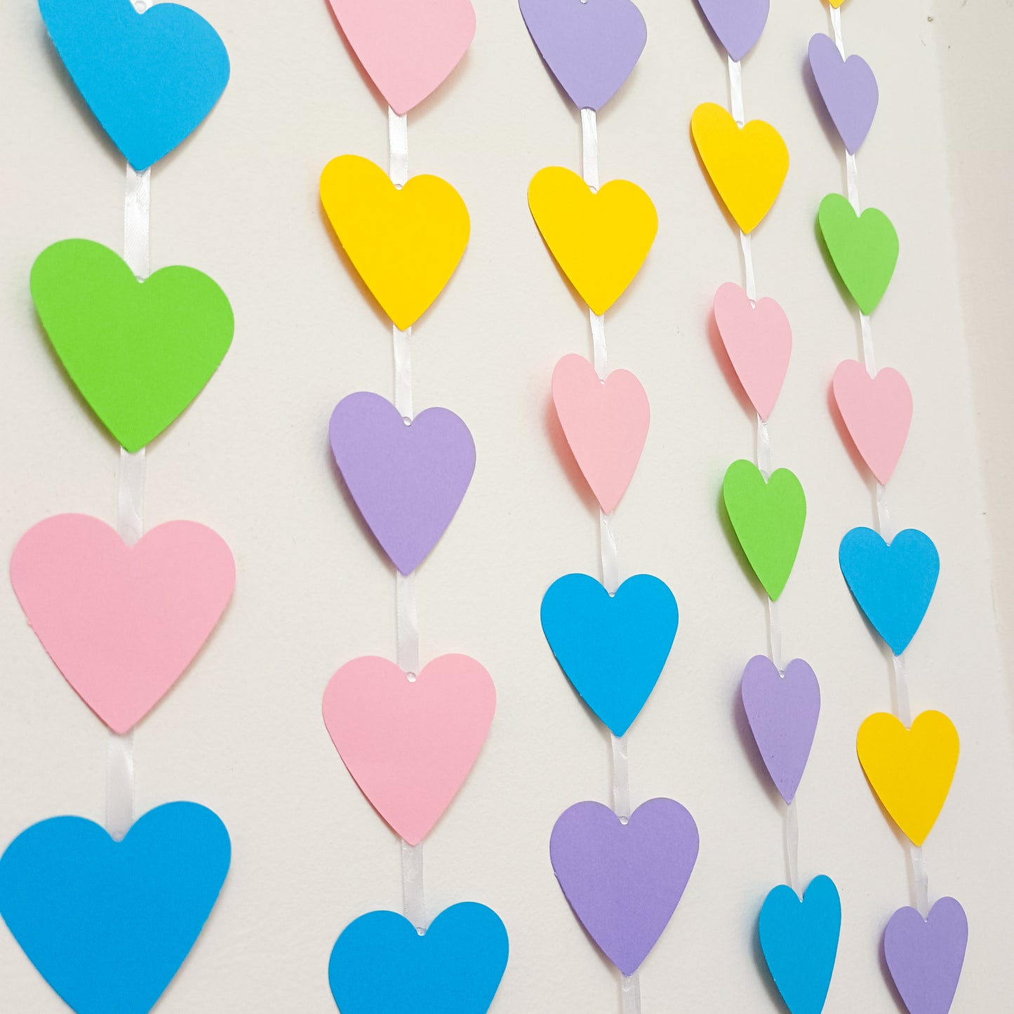 PASTEL COLOR HEART SHAPED STRING BANNER BACKDROP - 5 STRINGS IN A PACK