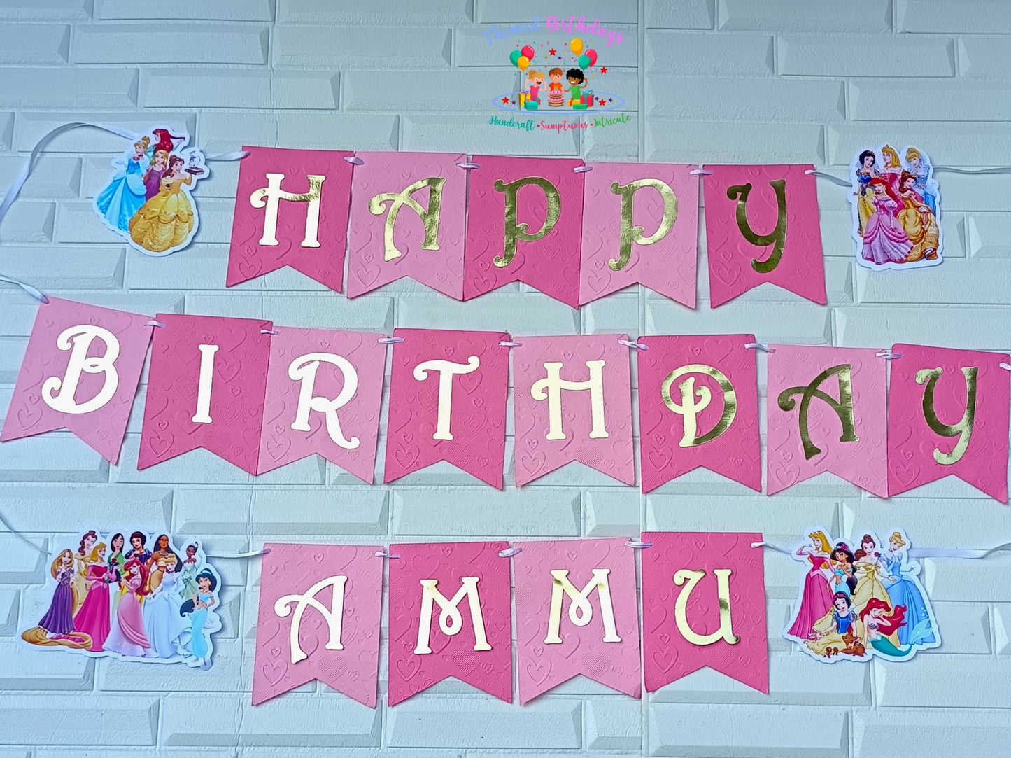 PRINCESS-THEMED BANNER WITH NAME (EMBOSSED)