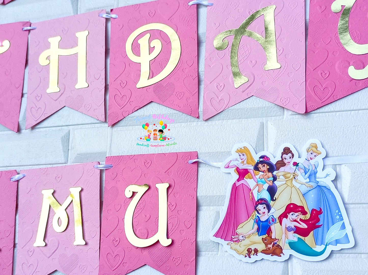 PRINCESS-THEMED BANNER WITH NAME (EMBOSSED)