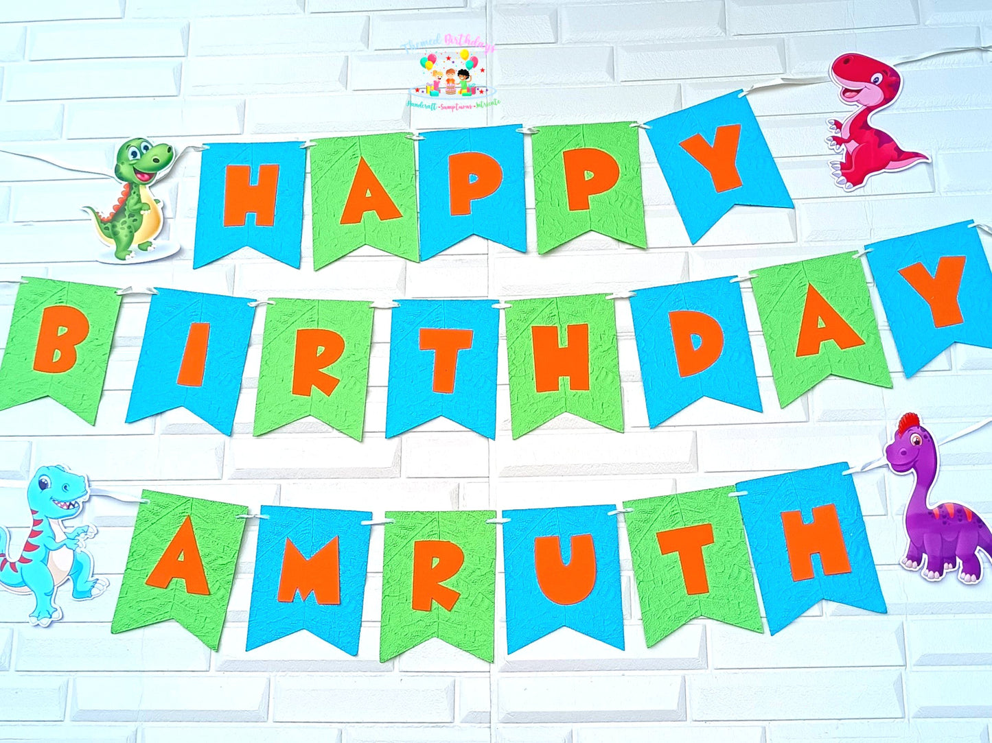 DINO-THEMED BANNER WITH NAME (EMBOSSED)