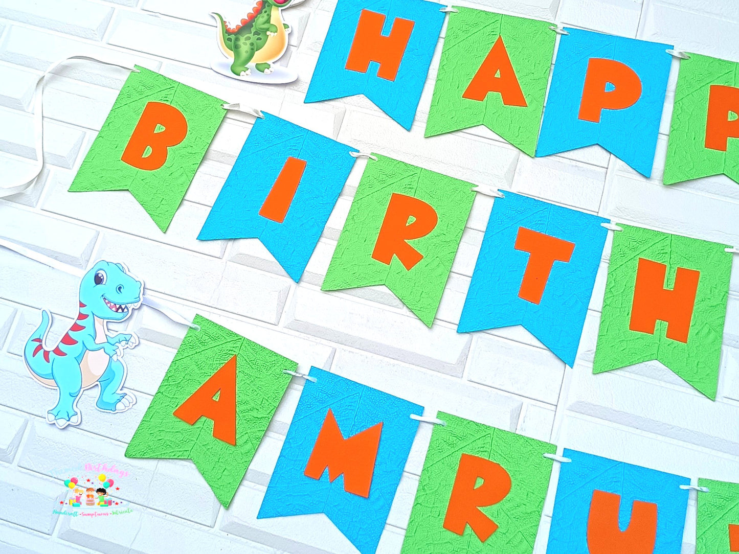 DINO-THEMED BANNER WITH NAME (EMBOSSED)