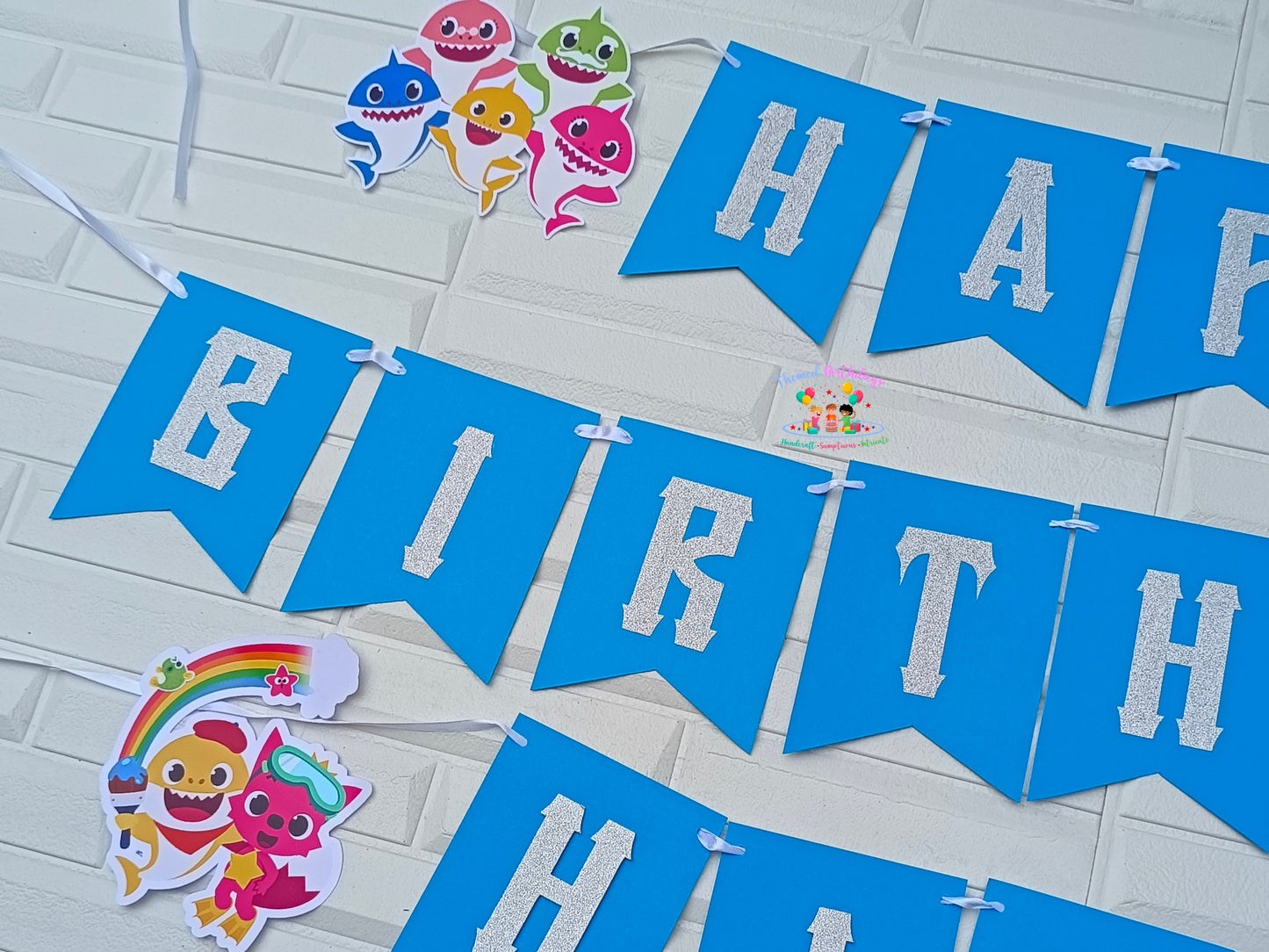 BABY SHARK-THEMED BANNER WITH NAME