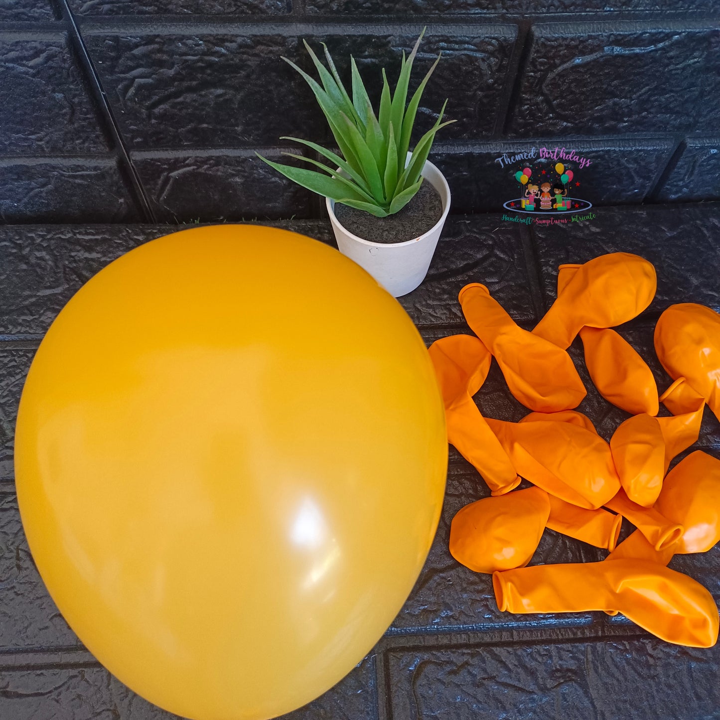 HIGH QUALITY CITRUS ORANGE LATEX BALLOONS - 25 PCS IN A PACK