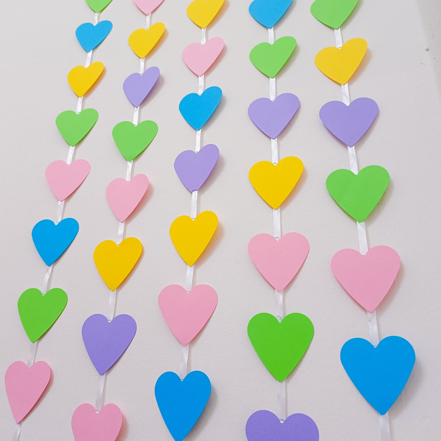 PASTEL COLOR HEART SHAPED STRING BANNER BACKDROP - 5 STRINGS IN A PACK