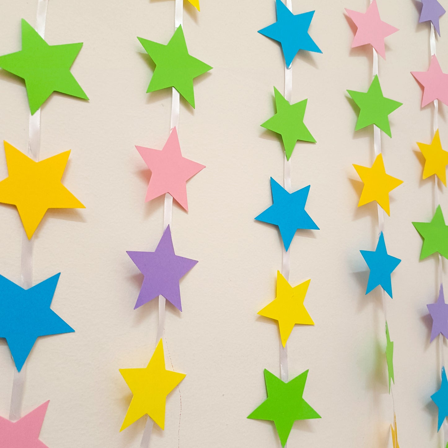 PASTEL COLOR STAR SHAPED STRING BANNER BACKDROP - 5 STRINGS IN A PACK