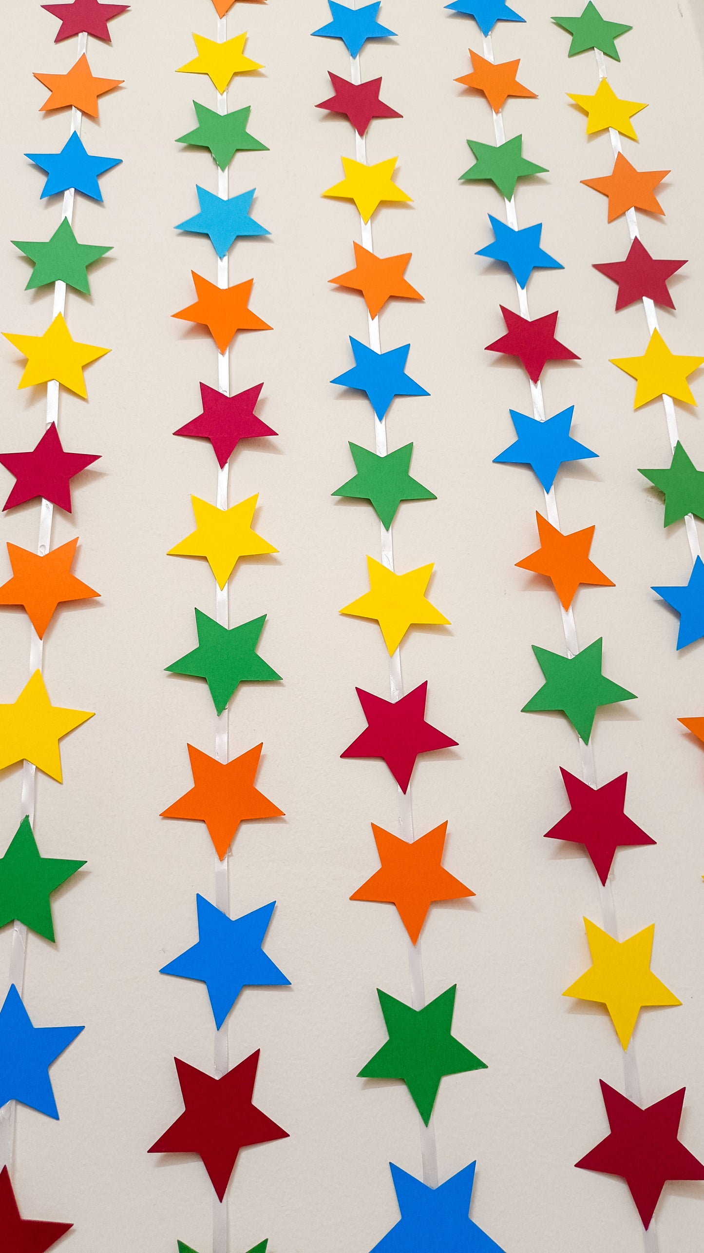 MULTI COLOR STAR SHAPED STRING BANNER BACKDROP - 5 STRINGS IN A PACK