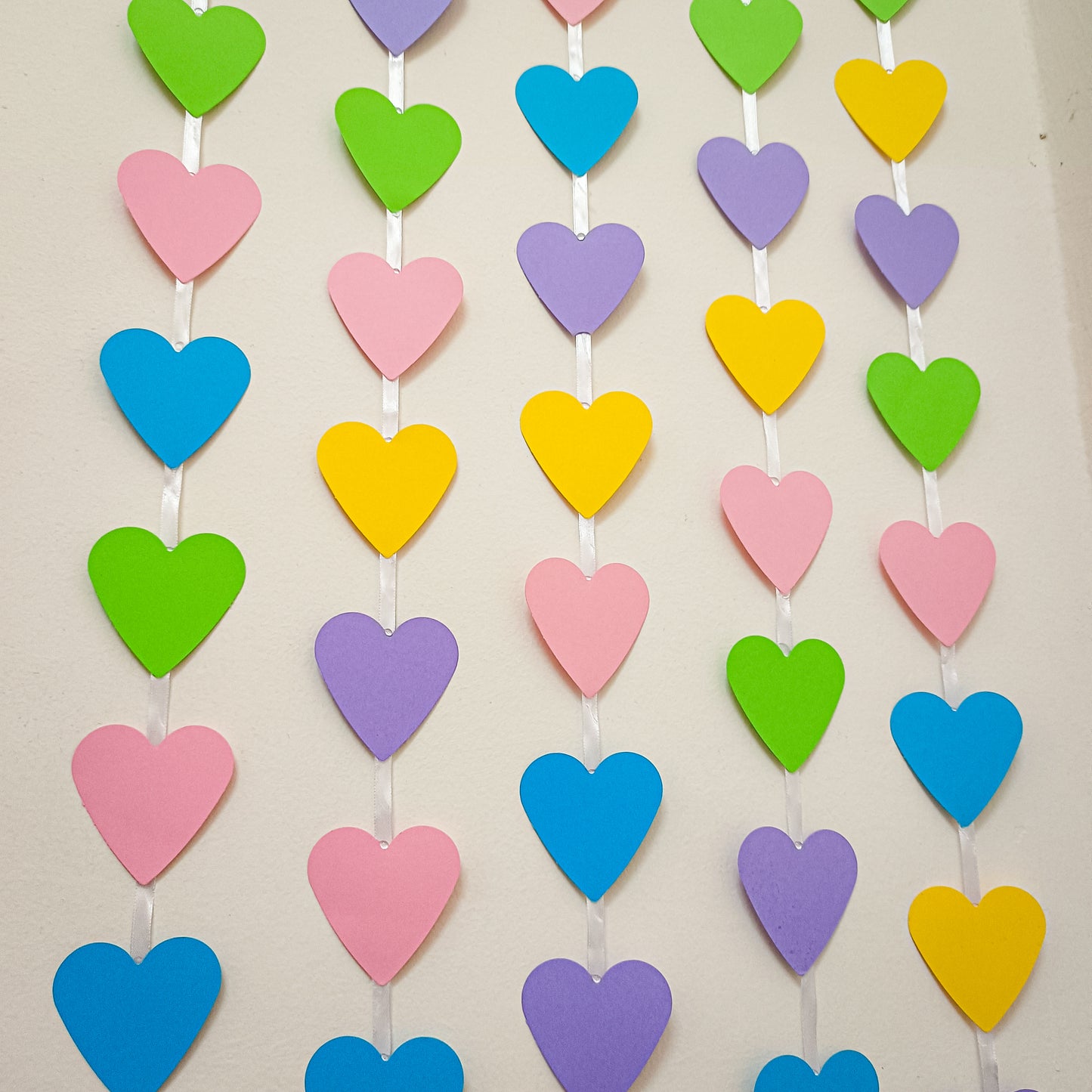 PASTEL COLOR HEART SHAPED STRING BANNER BACKDROP - 5 STRINGS IN A PACK