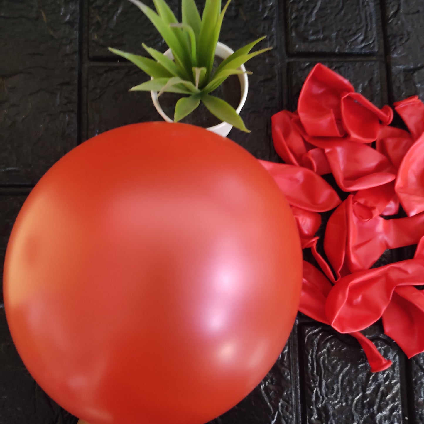 HIGH QUALITY RED METALLIC BALLOONS - 50 PCS IN A PACK